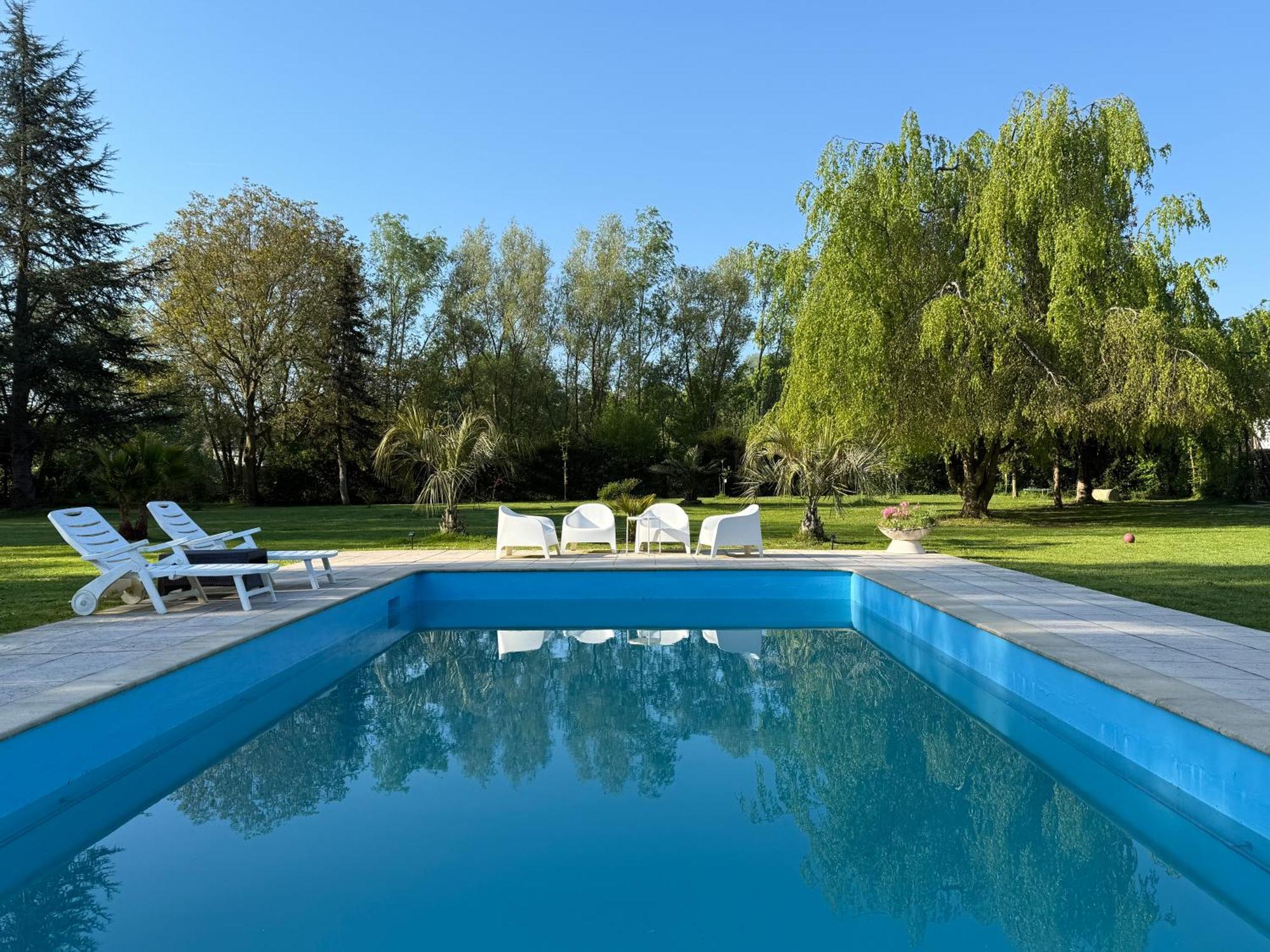 Appartement Familial Au Bord De La Marne, Jardin 8000M2, Piscine, Court De Tennis, Terrasse, Parking Gratuit Proche Disneyland Isles-lès-Villenoy Exterior foto