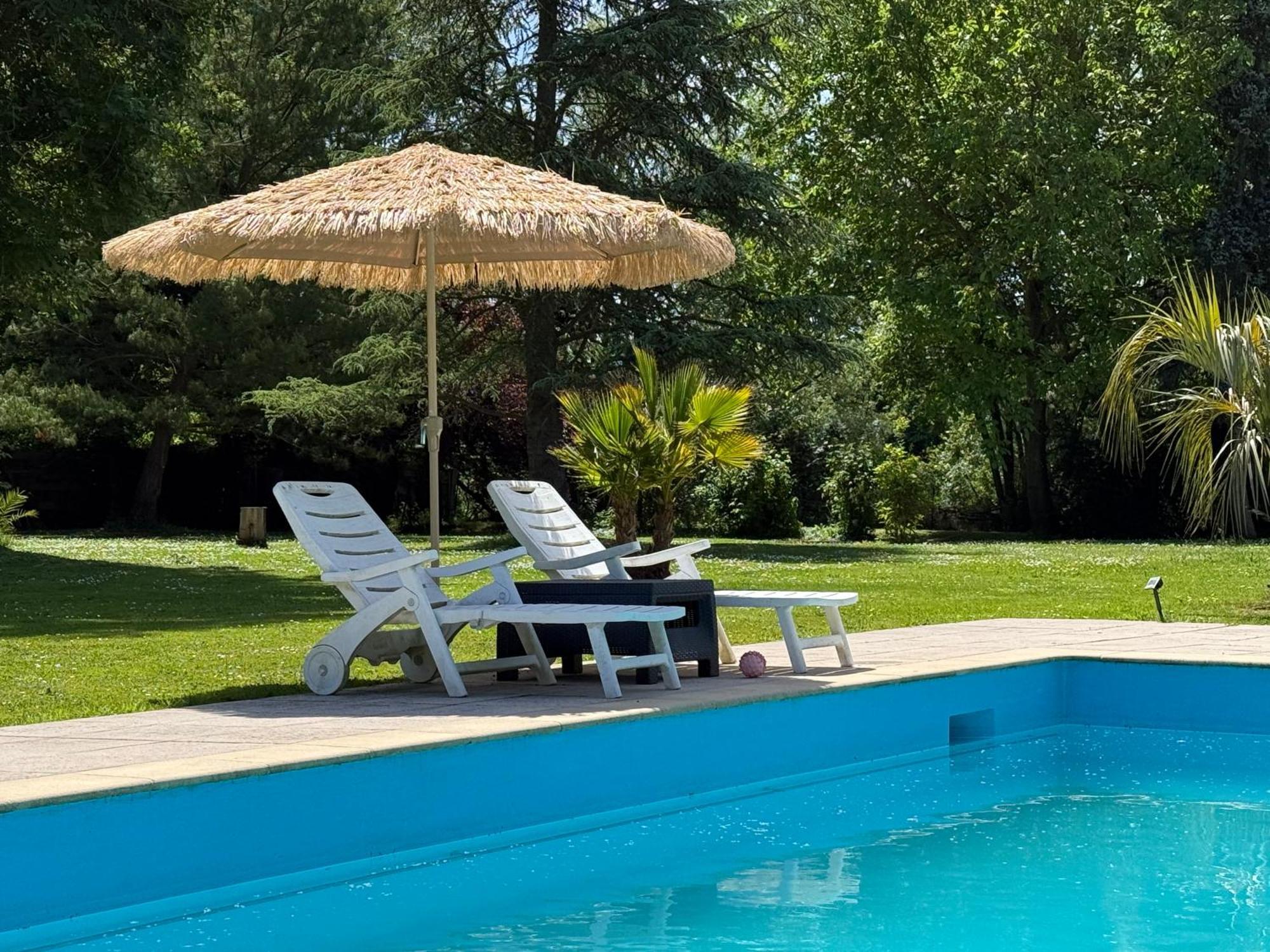 Appartement Familial Au Bord De La Marne, Jardin 8000M2, Piscine, Court De Tennis, Terrasse, Parking Gratuit Proche Disneyland Isles-lès-Villenoy Exterior foto
